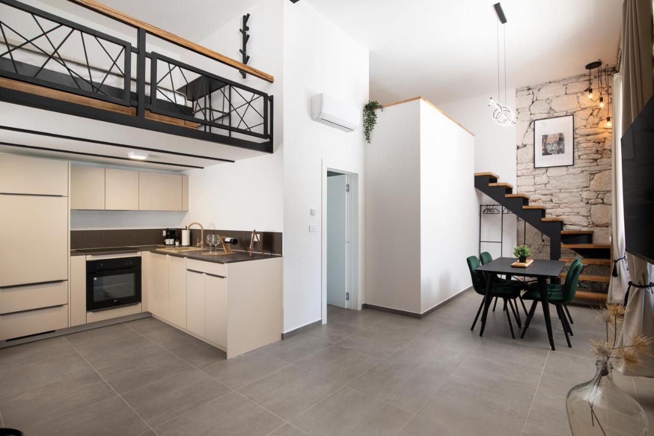 K- Apartments พูลา ภายนอก รูปภาพ